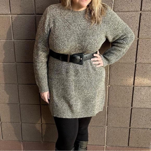 Cabi The Tunic Dress (style 4278) - Picture 12 of 14